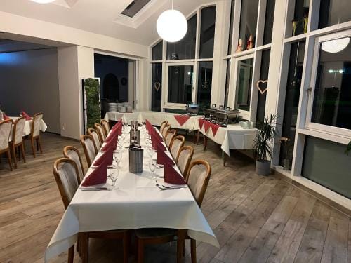 Hotel Restaurant Zum Schwan Hotel in Limburg (province)