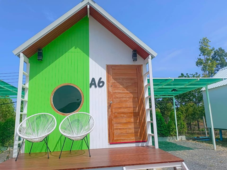 Dee Like Lopburi Resort Hotel in Laos