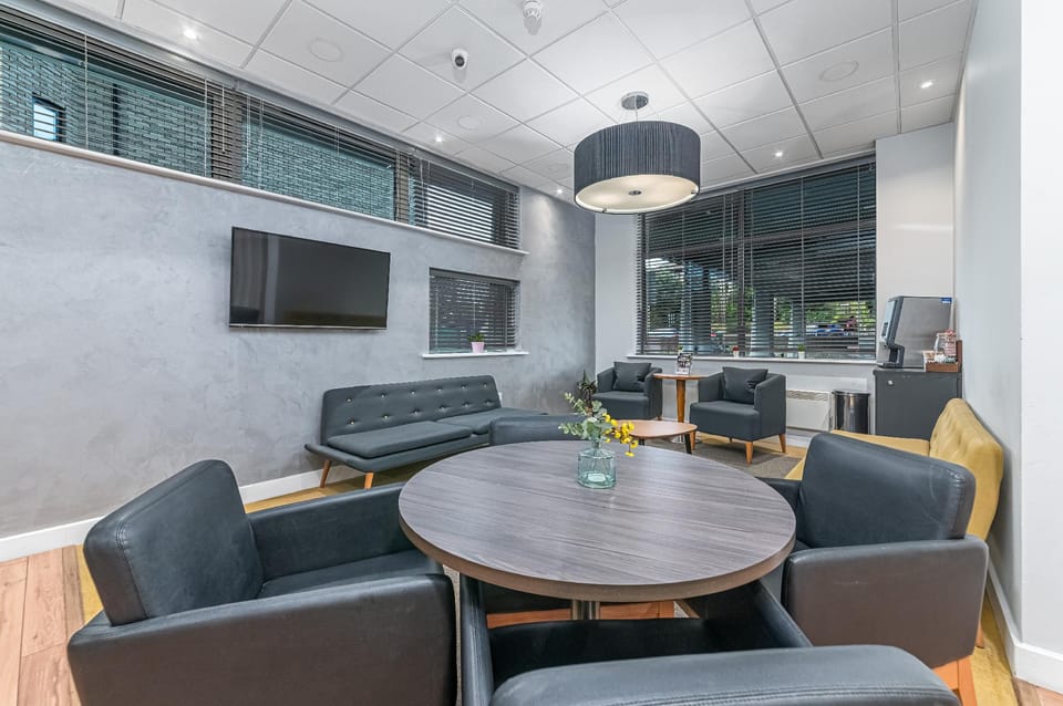HQ ApartHotel Farnborough Apartment hotel in Farnborough