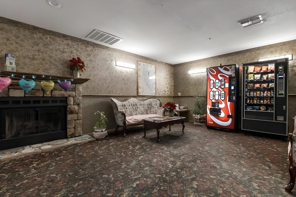 Country Inn Sonora Hotel in Jamestown