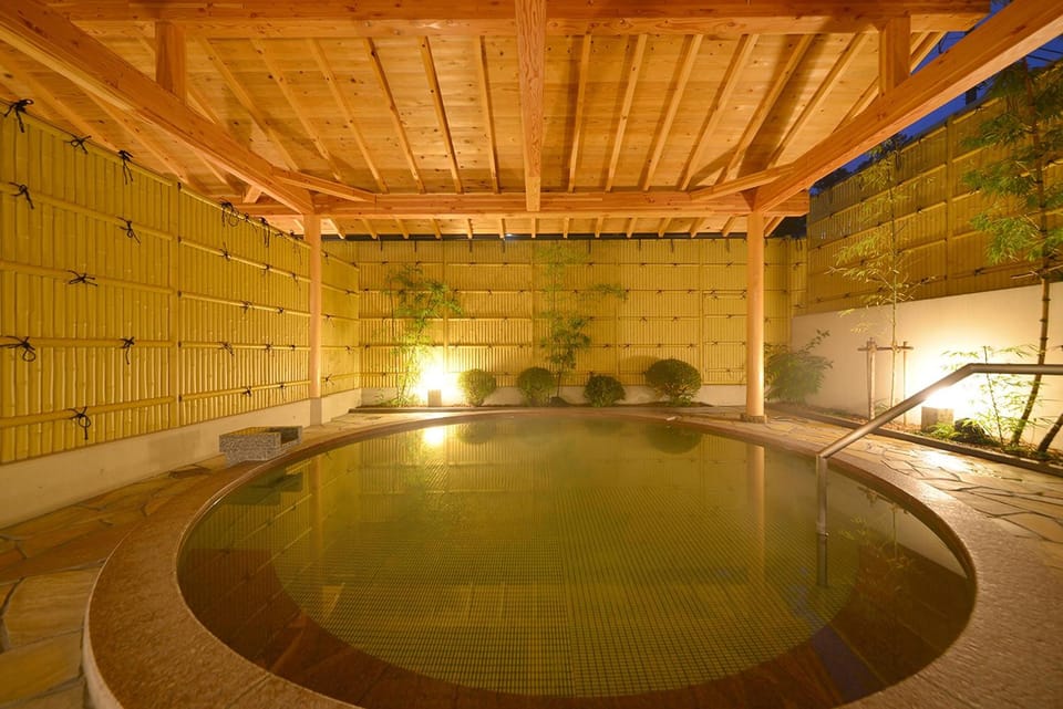 Open air bath
