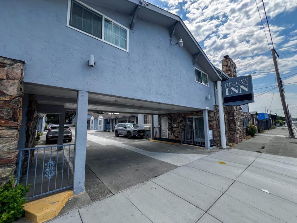 Deluxe Inn Motel in Castro Valley