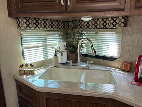Gorgeous Denali 5th Wheel Delight! Hotel in College Place