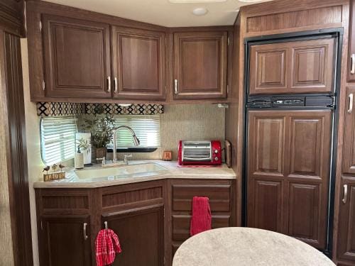 Gorgeous Denali 5th Wheel Delight! Hotel in College Place