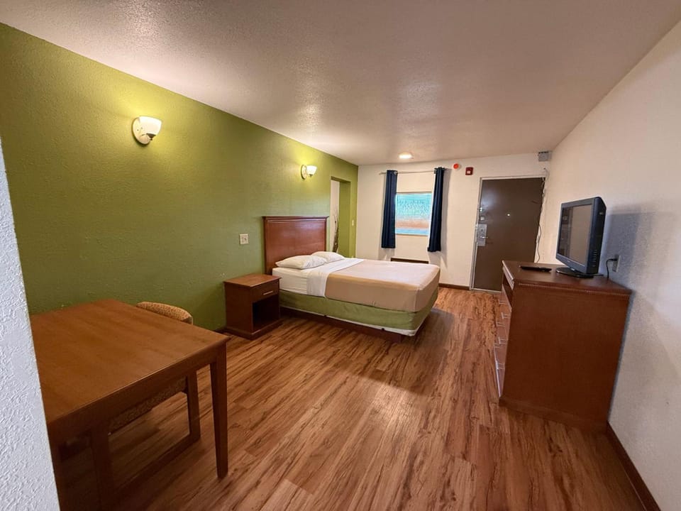 Relax Inn & Suites Motel in Illinois