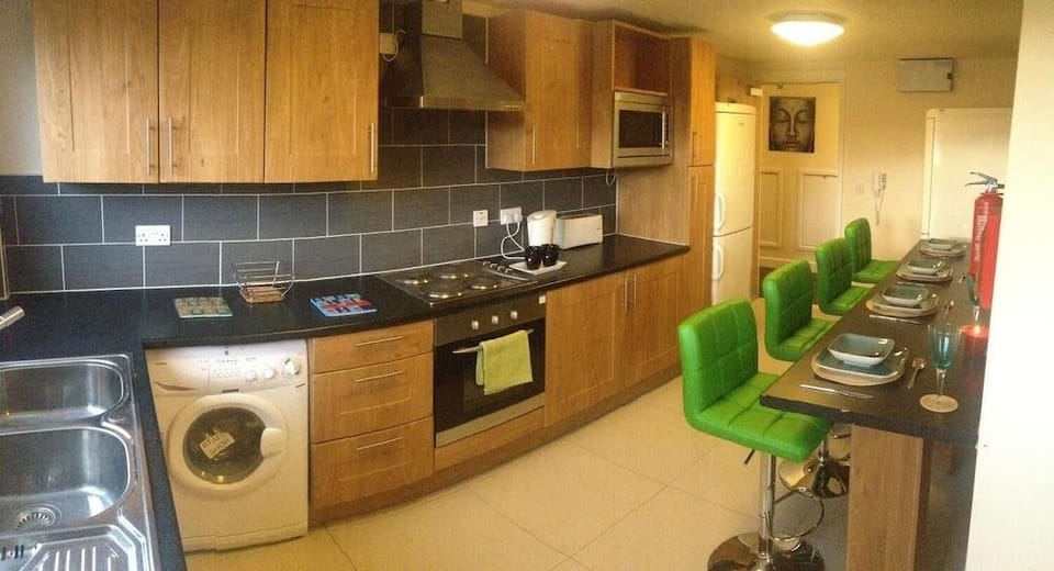 Alton Apartments Hotel in Bradford