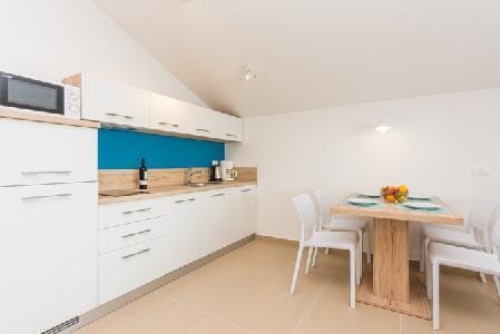 Hotel and Apartments Vila 4m Hotel in Zadar County