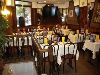 Hotel De La Place Hotel in Montrouge