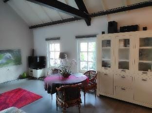 Room to rent with own entrance, living room and bathroom Hotel in Limburg (province)