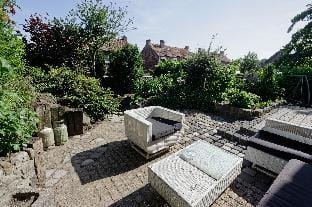 Room to rent with own entrance, living room and bathroom Hotel in Limburg (province)