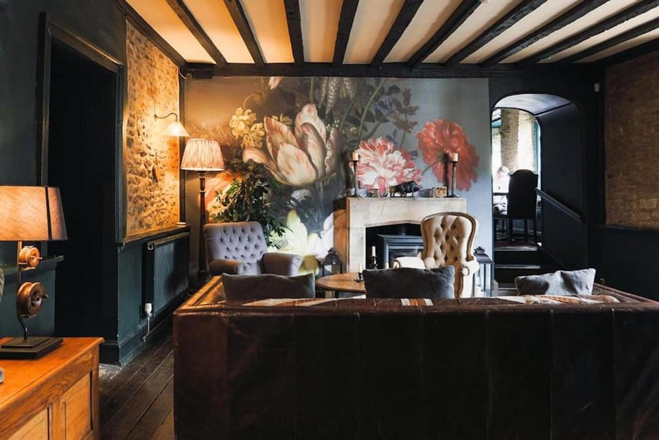 The Bull Hotel Hotel in Cotswold District