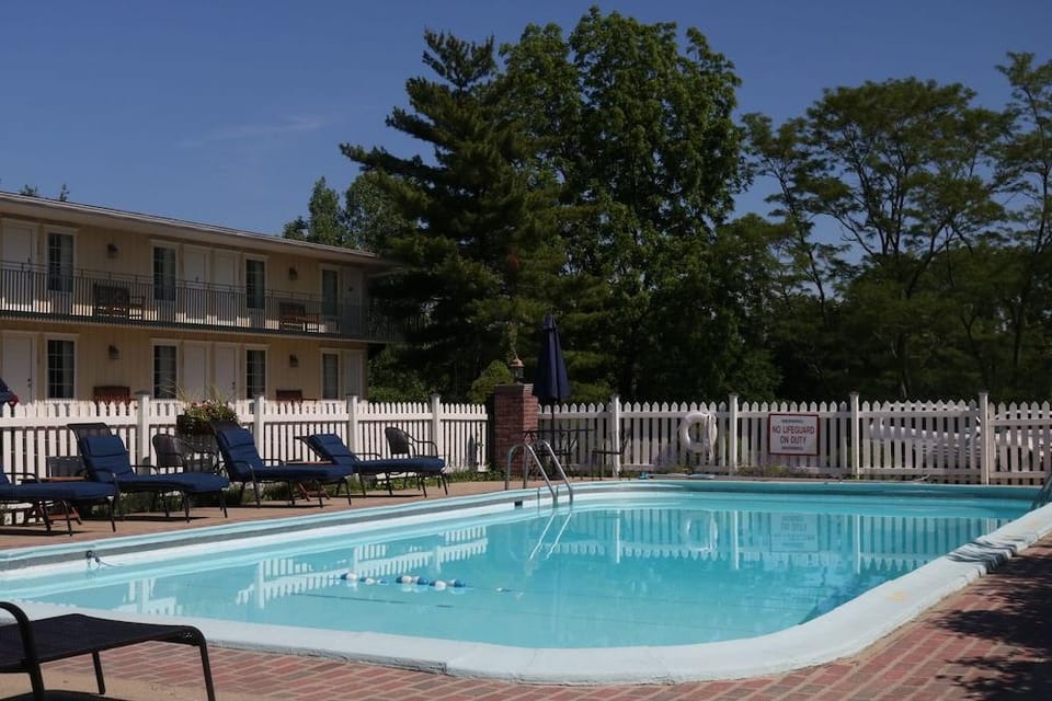 Kirkwood Inn Hotel in Mason