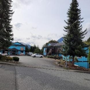 Ridgeview Motor Inn Hotel in Vancouver Island