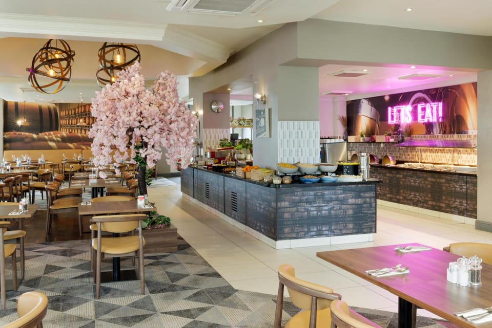 Doubletree by Hilton Dartford Bridge Hotel in Dartford