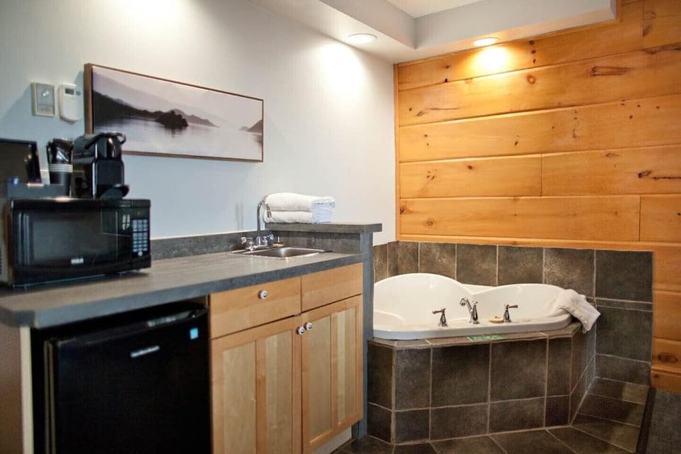 Terrace Suites Hotel in Ontario
