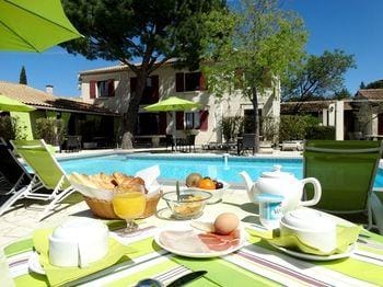 Le Mas des Amandiers Hotel in Graveson
