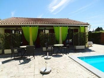 Le Mas des Amandiers Hotel in Graveson