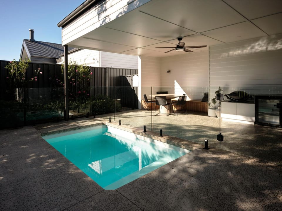 Maple on Albert, Berry – by Linnaeus Collection Hotel in Berry