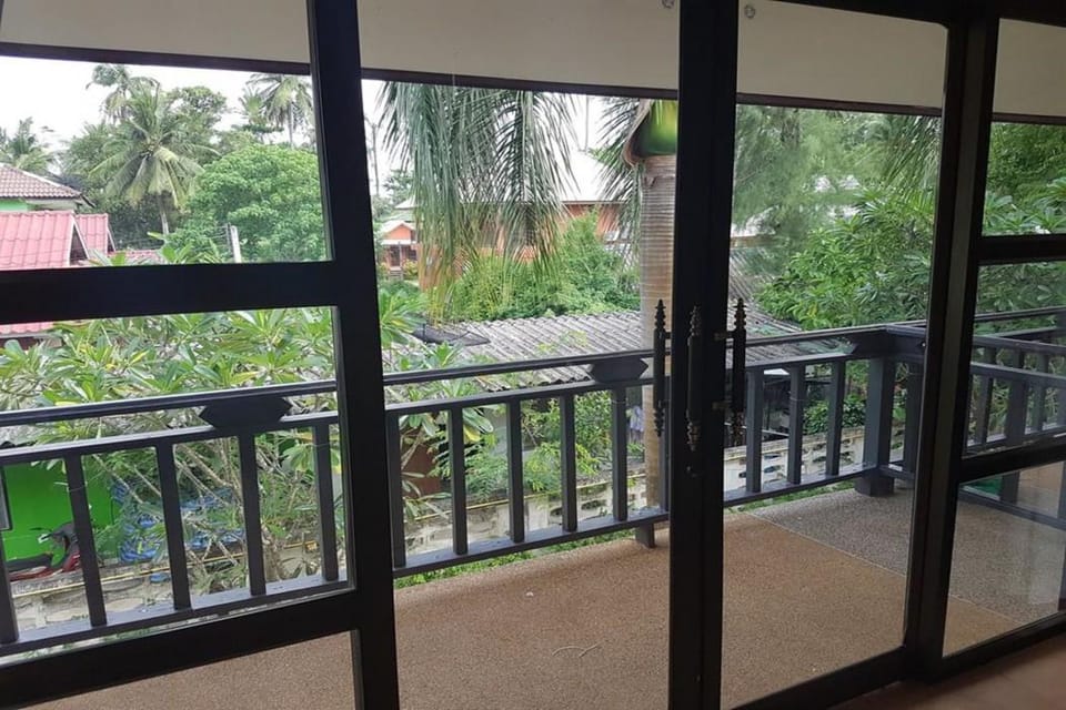 Baan Chai Lay Apartment Hotel in Sala Dan
