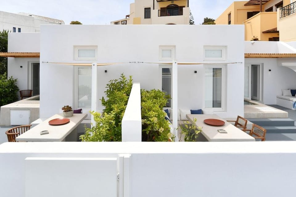 Thiro Villas Santorini Resort in Thera