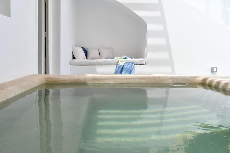 Thiro Villas Santorini Resort in Thera