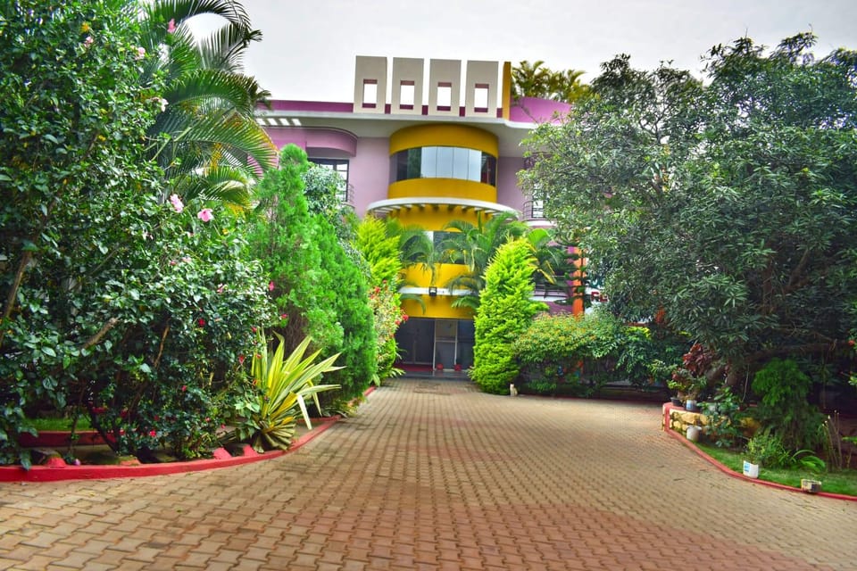 Dolphin Resort Hotel in Tamil Nadu