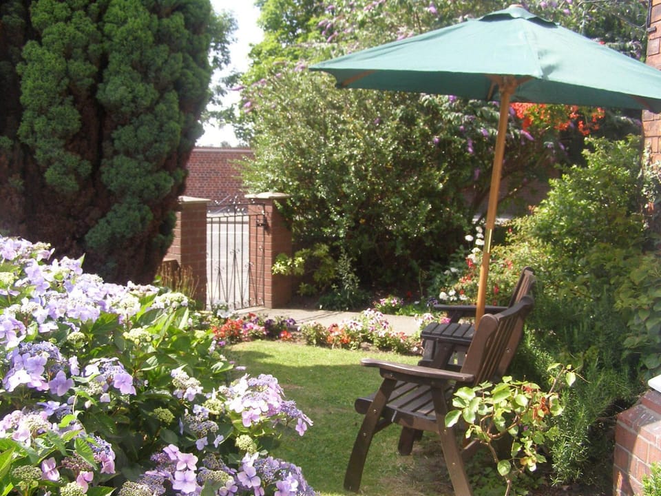 Anton Guest House Bed and Breakfast Hotel in Shrewsbury