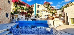 Entire private Suite Sea Full View with balcony, shared pool and Air conditionin Hotel in Piskopiano