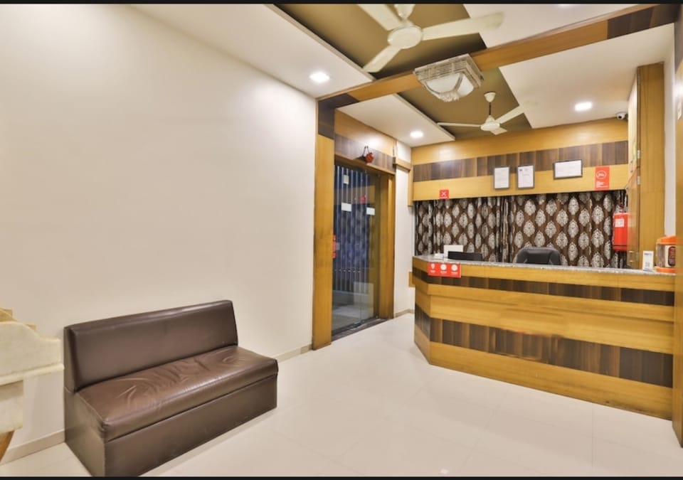 HOTEL SHREENATH Hostel in Ahmedabad