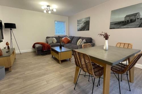 Luxurious Elegant Holiday home+Bike store-Sleeps 6 Hotel in Wick