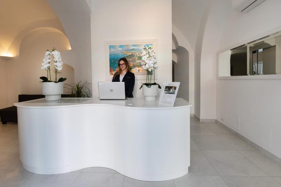 Villa Emanuel White Hotel in Priora