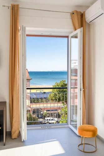 Pangea Luxury Rooms Hotel in Castellammare di Stabia