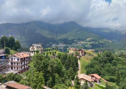 Camera mezzo montagna Lodge in Lombardy