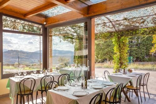 ISA-Farmhouse with swimming-pool in Chianti-area in the middle of Tuscan nature Hotel in Emilia-Romagna