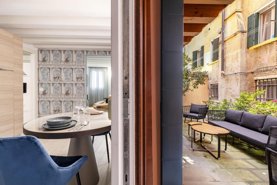 Ca' San Carlo Residence by Wonderful Italy Hotel in San Marco