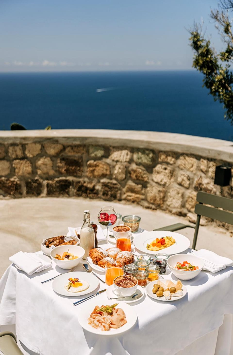 Faro Punta Imperatore Hotel in Campania