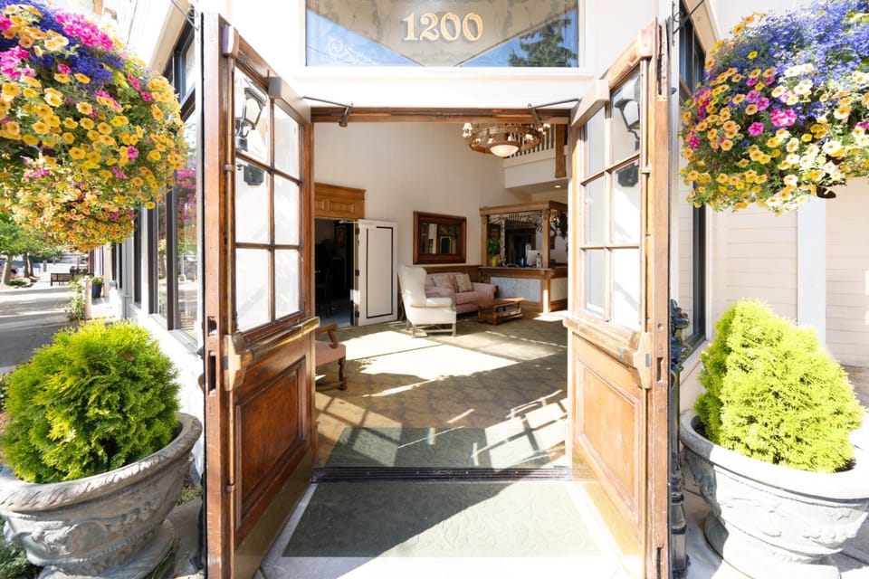 Fairhaven Village Inn Hotel in Bellingham