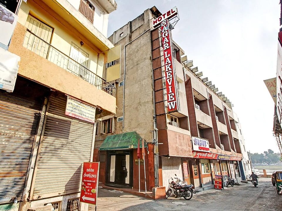 Hotel Sagar Lakeview Hotel in Vadodara