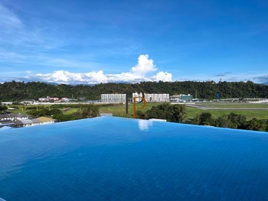 Paradise Perch Tanjung Aru Inifnity Pool 2BR Hotel in Kota Kinabalu