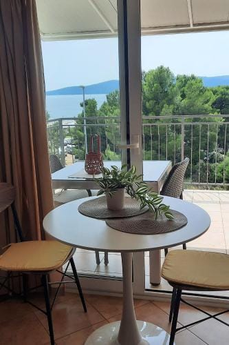 Apartments and rooms by the sea Brodarica, Sibenik - 21536 Hotel in Šibenik