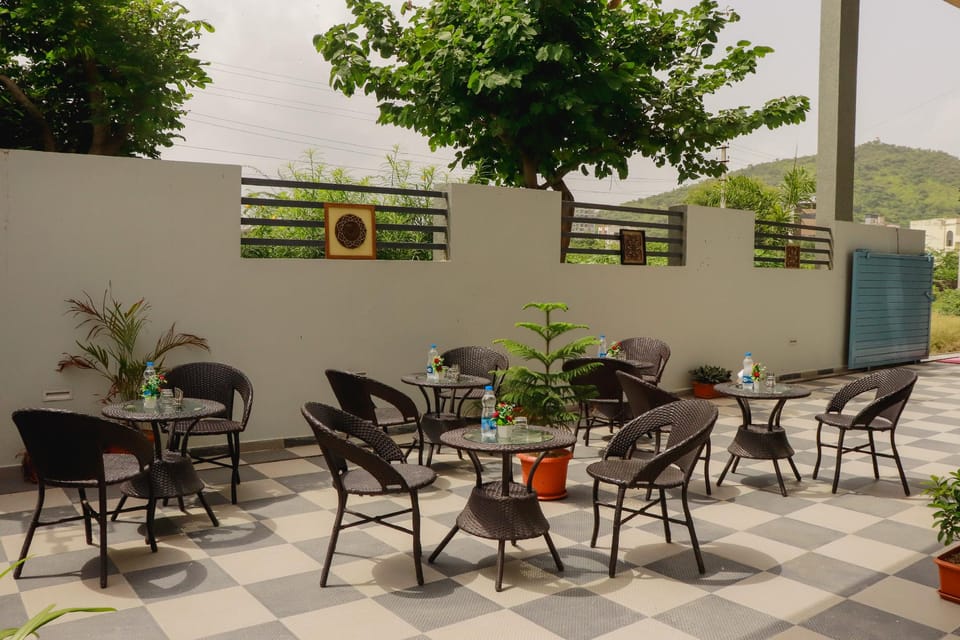 HILLCREST PALACE Hotel in Udaipur