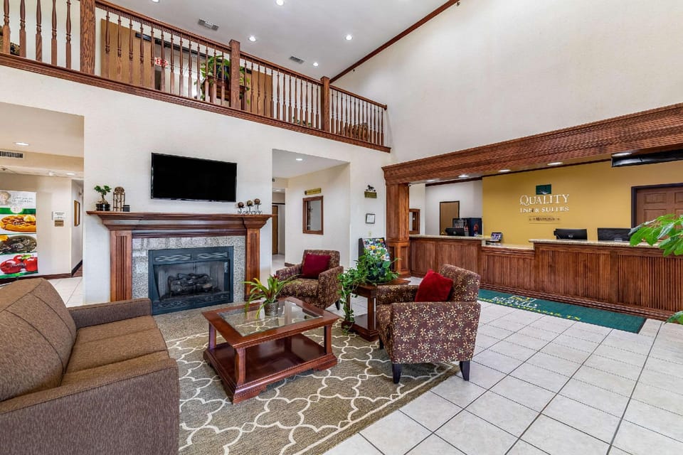 Quality Inn & Suites Lampasas Hotel in Rio Grande