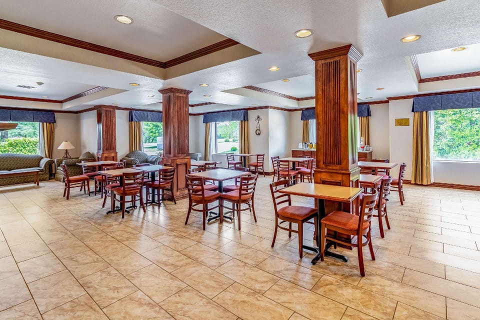 Quality Inn & Suites Lampasas Hotel in Rio Grande