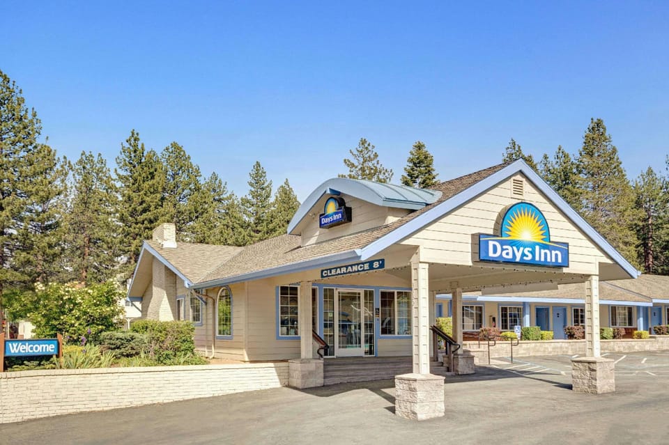 Elevation Lodge Hotel in South Lake Tahoe