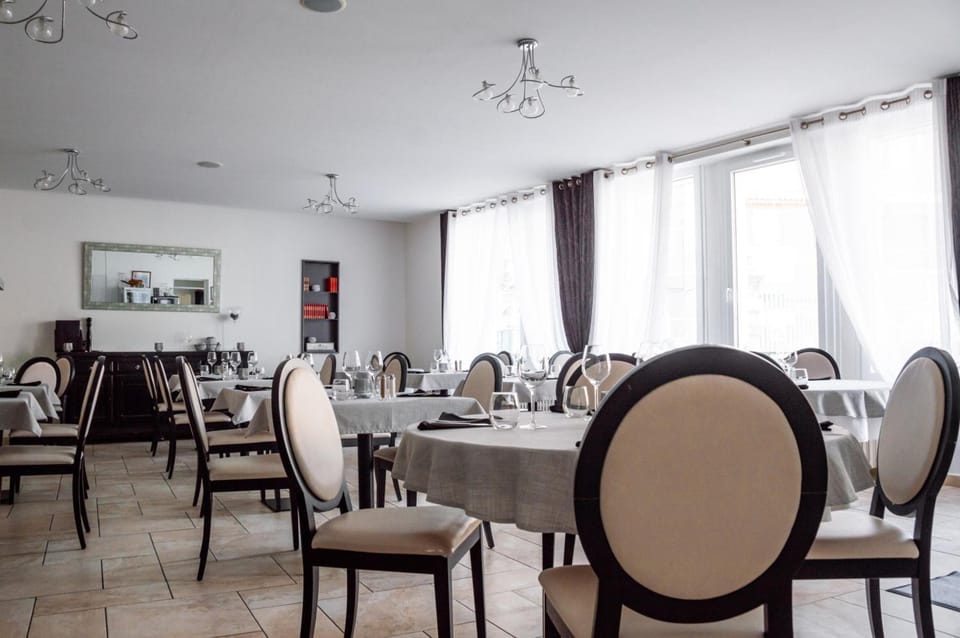 Hotel Le Tivoli Theopolis Hotel in Sisteron