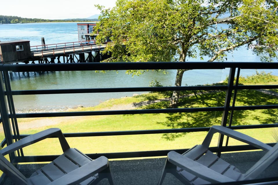 Island Village Properties at Fred Tibbs Hotel in Tofino