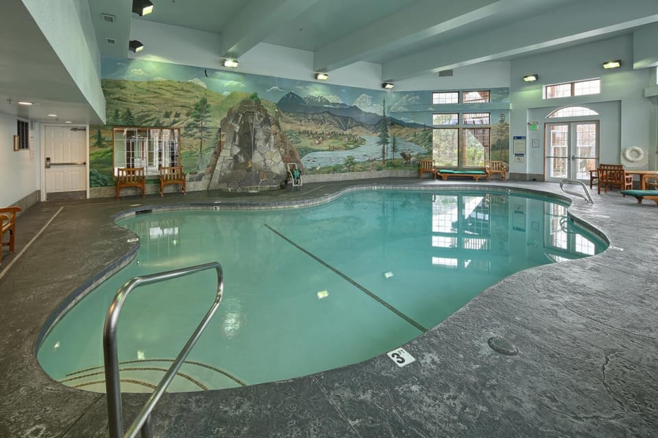 Lakeside Lodge and Suites Lodge in Chelan (In Town)