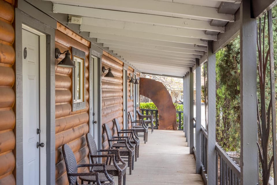 Canyons Lodge- A Canyons Collection Property Motel in Kanab