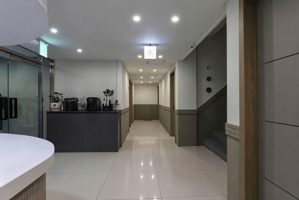 Doksan White Motel in Seoul