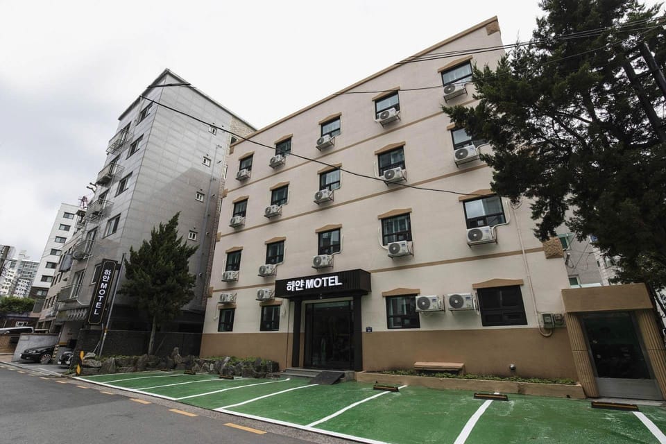 Doksan White Motel in Seoul